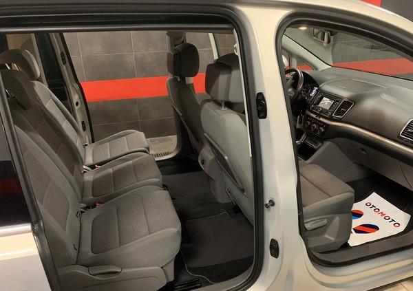 Volkswagen Sharan cena 46900 przebieg: 196000, rok produkcji 2012 z Grójec małe 106